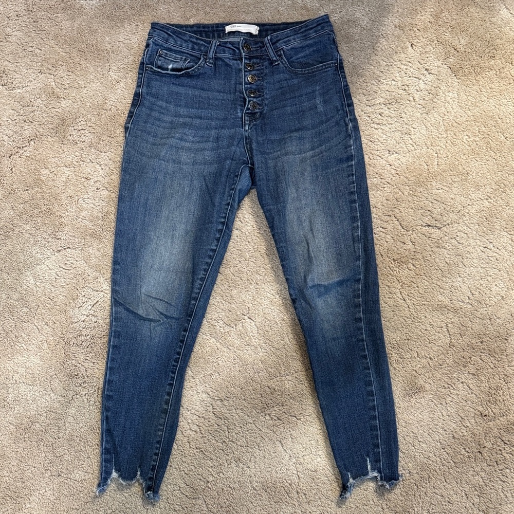 TNR cropped jeans